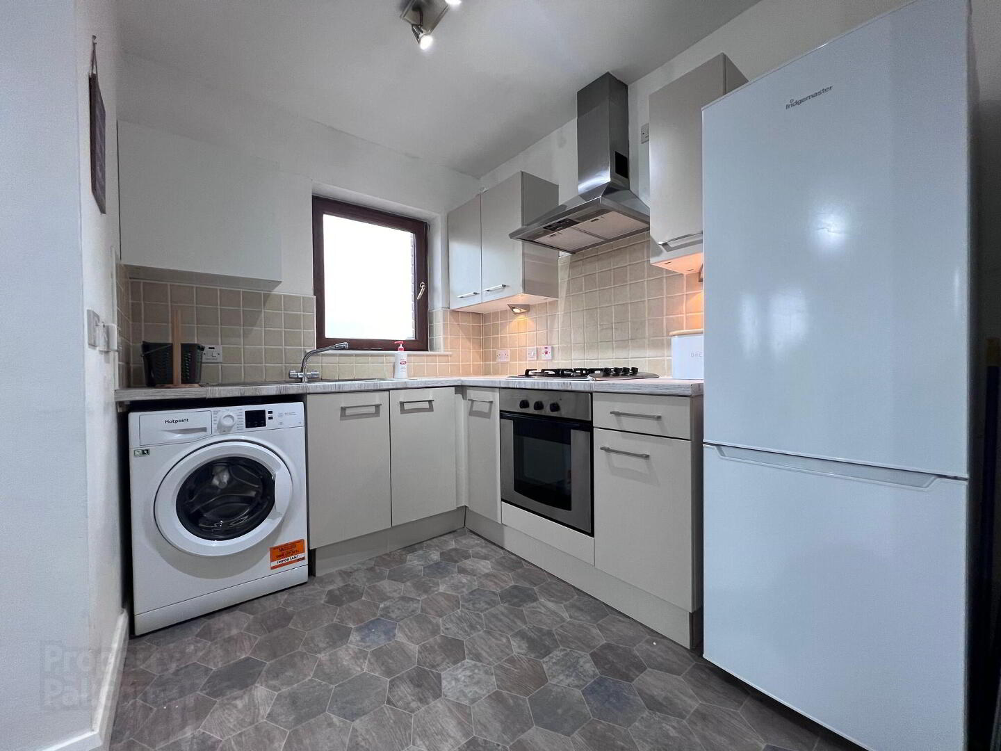 Apt 9, 5 Lord Street 4 of 8