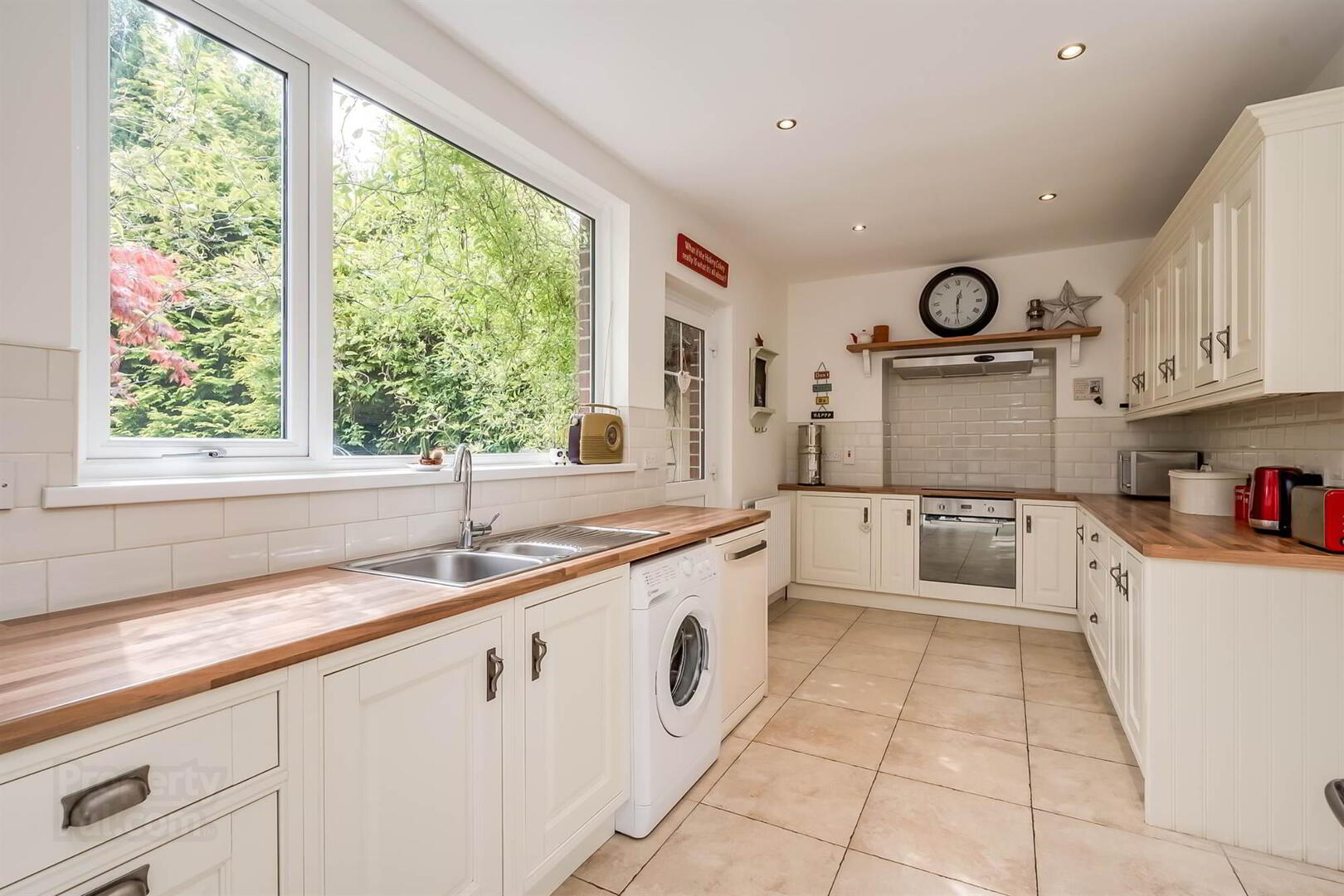 69 Old Dundonald Road 13 of 32