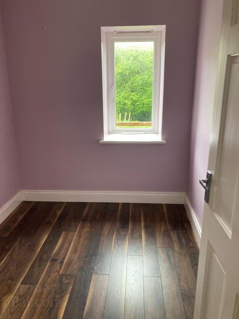 18 Woodside Road 7 of 13