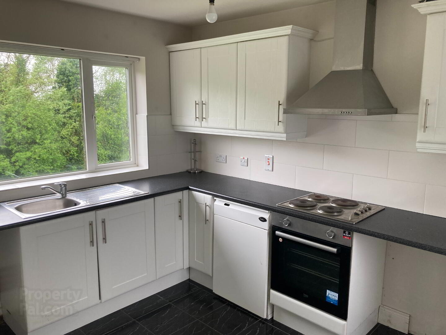 18 Woodside Road 4 of 13