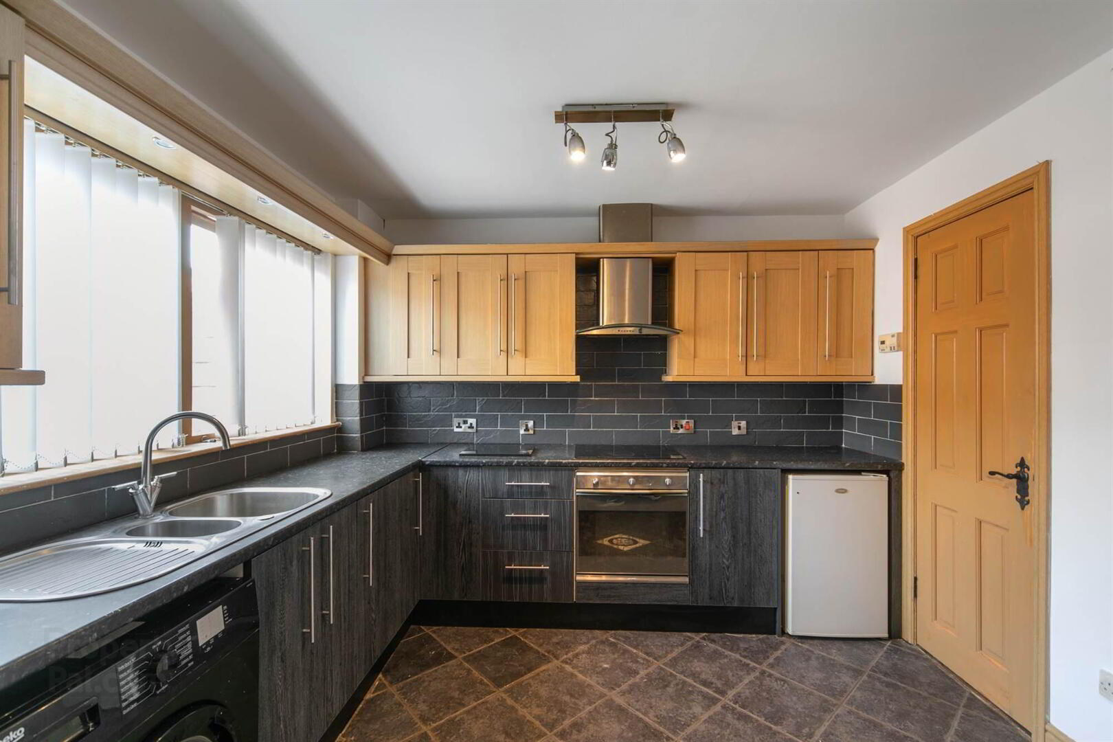 11 Gibson Street 5 of 13