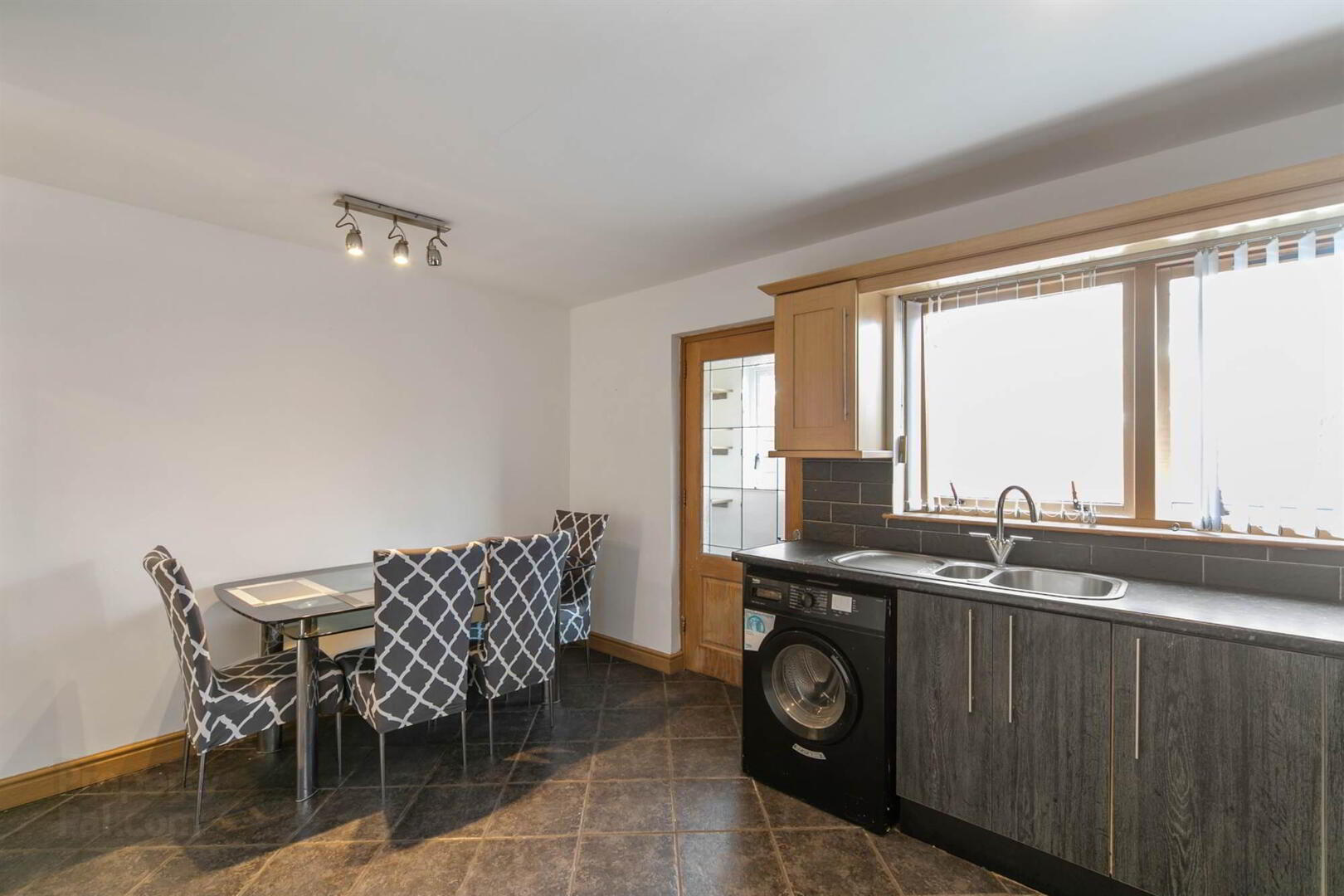 11 Gibson Street 6 of 13