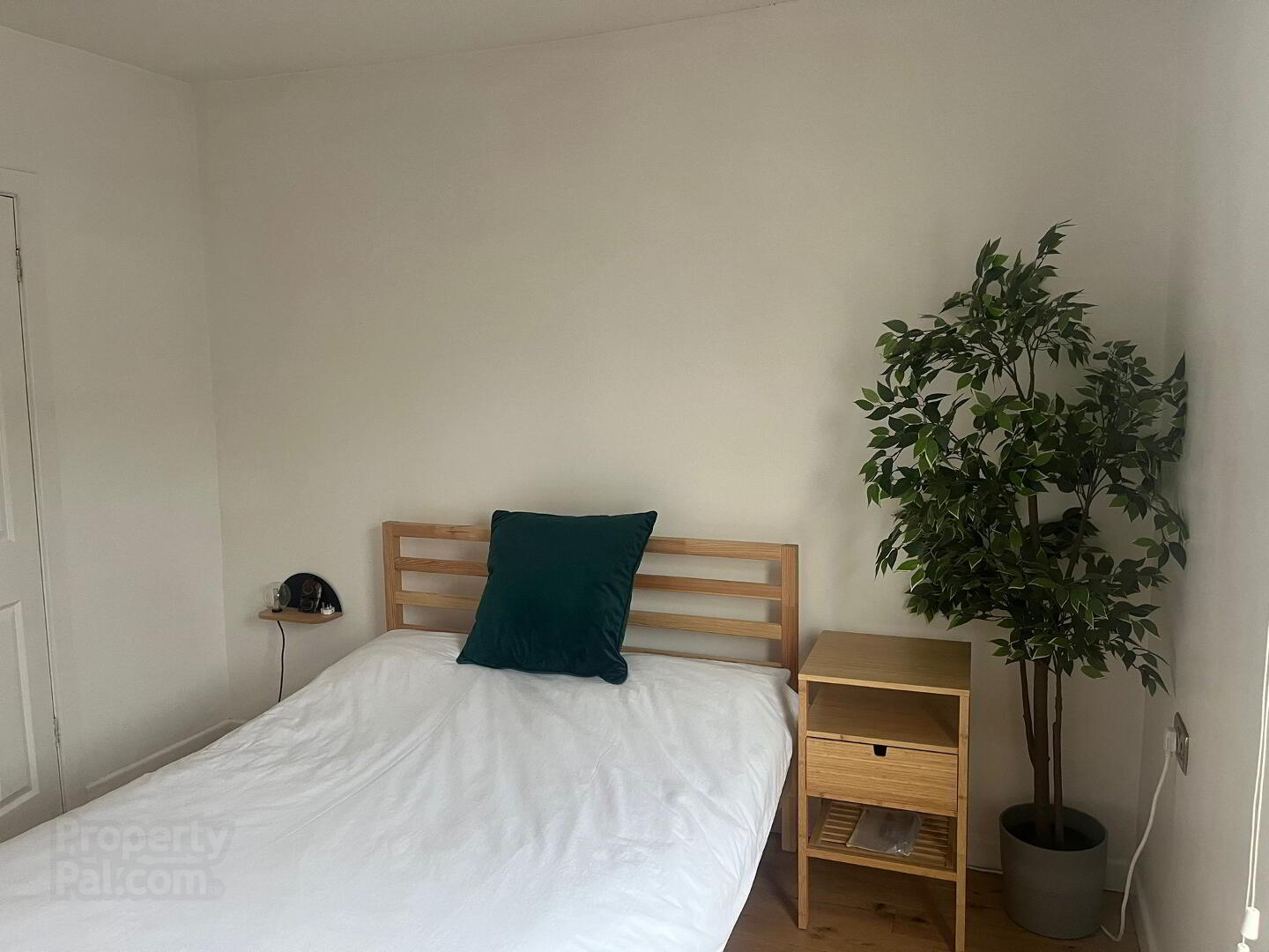 ( Double Room For Rent ), 43 Raby Street