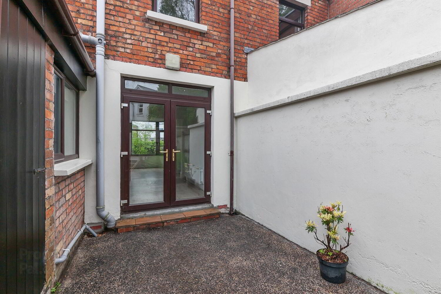 5 Marlborough Park North 16 of 16