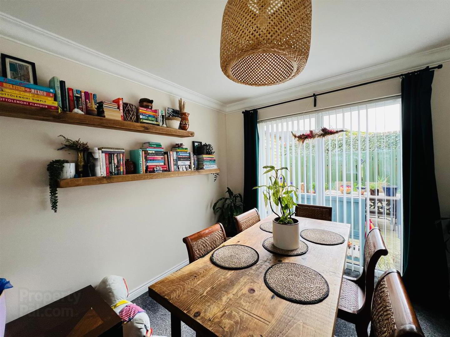 6 Brompton Court 5 of 21