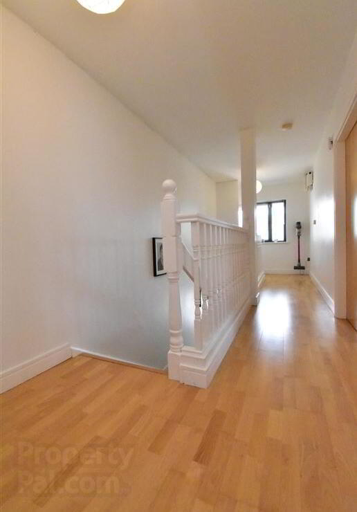 13 Rosse Court Way 9 of 17