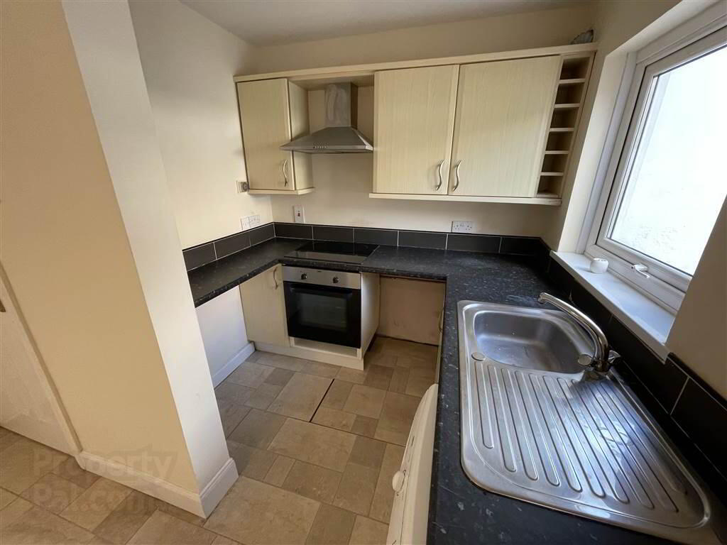 38 Iveagh Drive 12 of 20