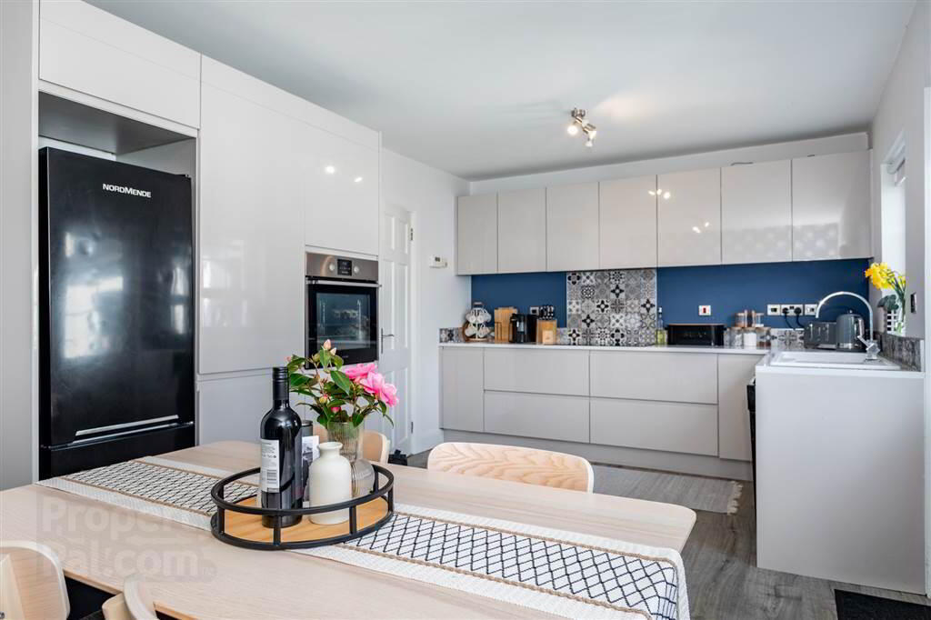 28 Gracefield 17 of 39