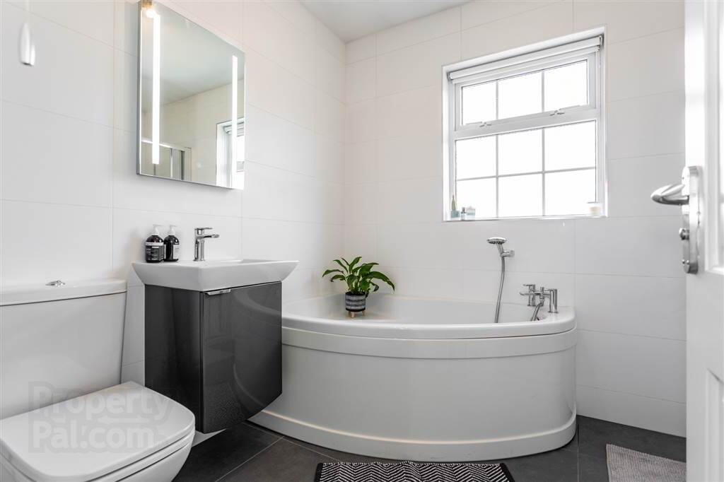 28 Gracefield 33 of 39