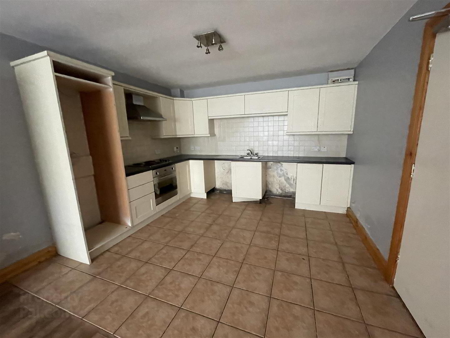 1 Patrician Court 3 of 7