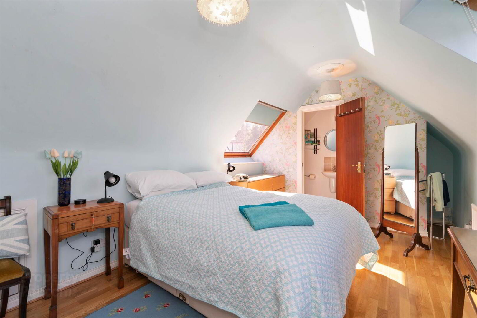 4 Edinburgh Avenue 23 of 35