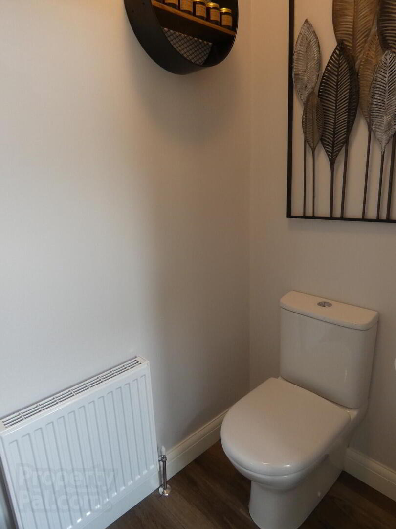 2 Paddock Lane 21 of 46