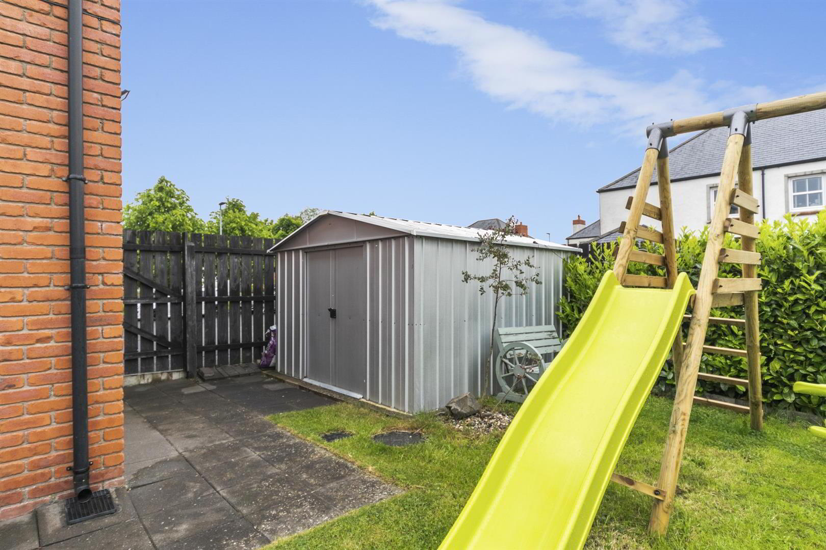 50 Anahilt Gate 25 of 25