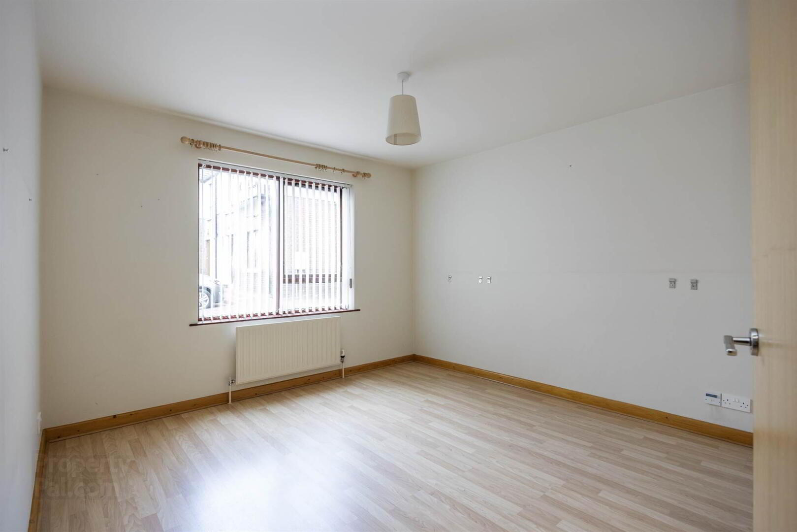 8 Greenedge Court 4 of 15