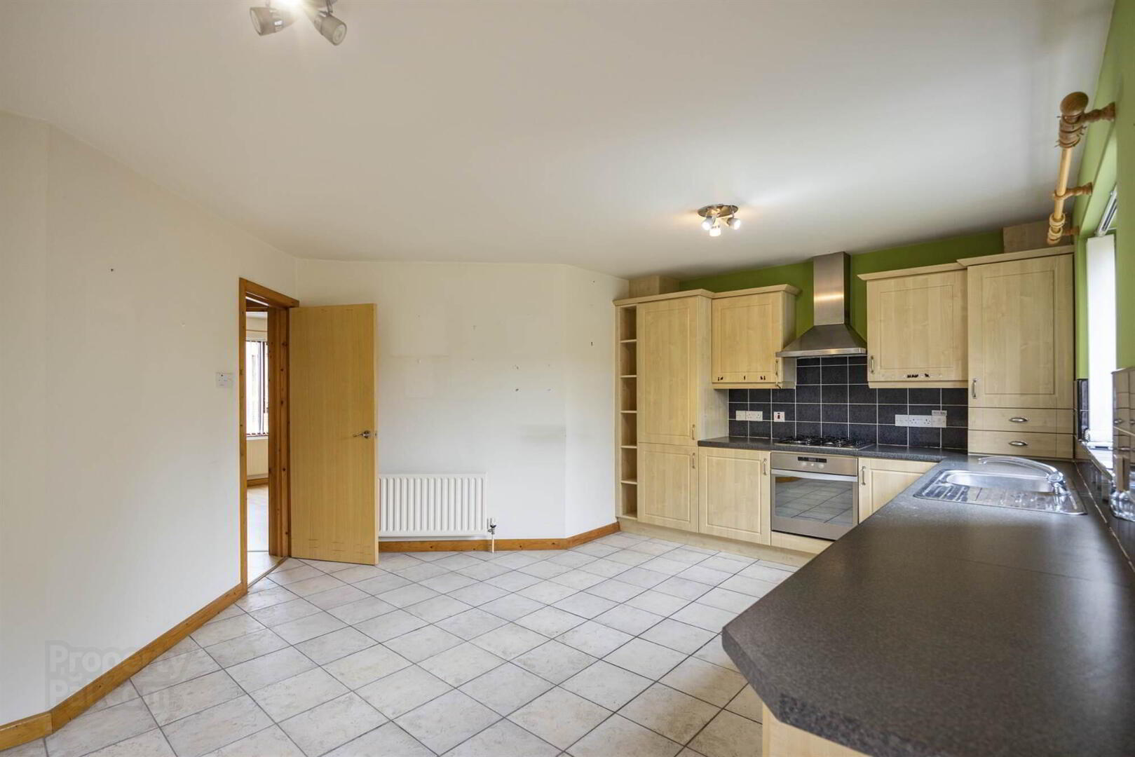 8 Greenedge Court 7 of 15