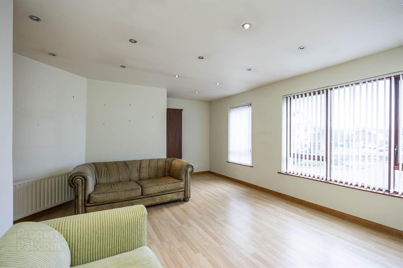 8 Greenedge Court 9 of 15
