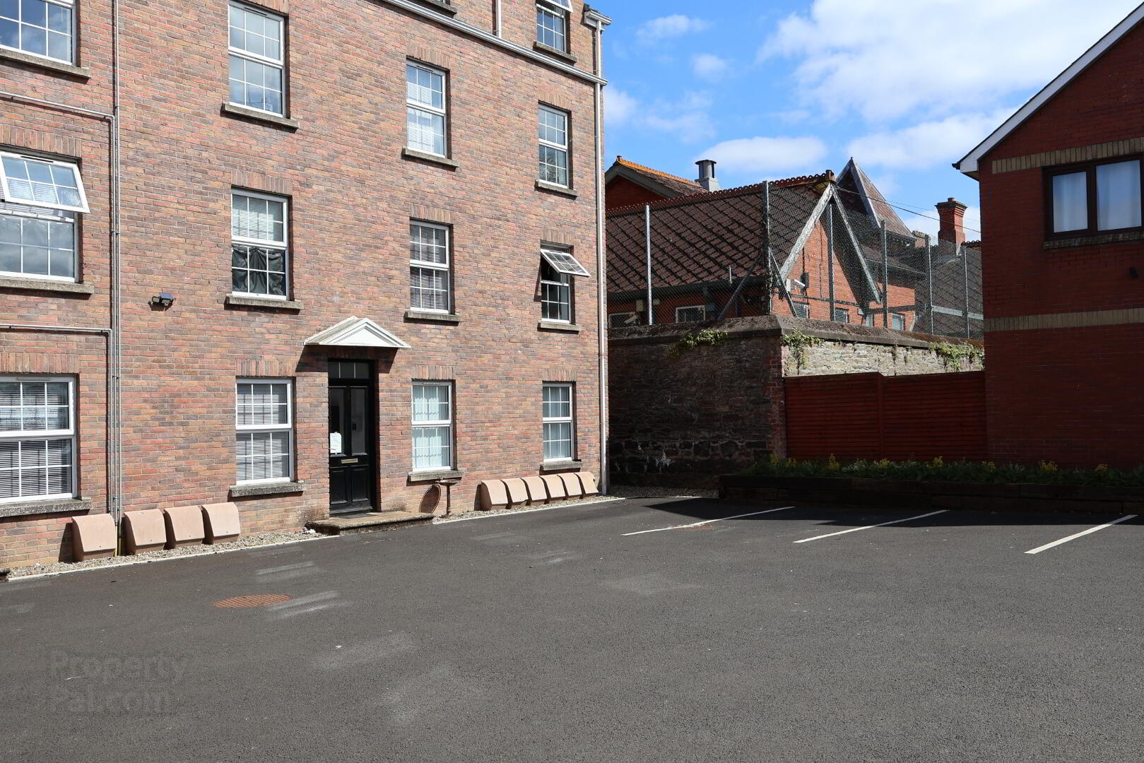 4c Lodge Court 10 of 11