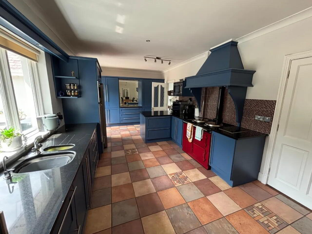 Island Lane 9 of 17