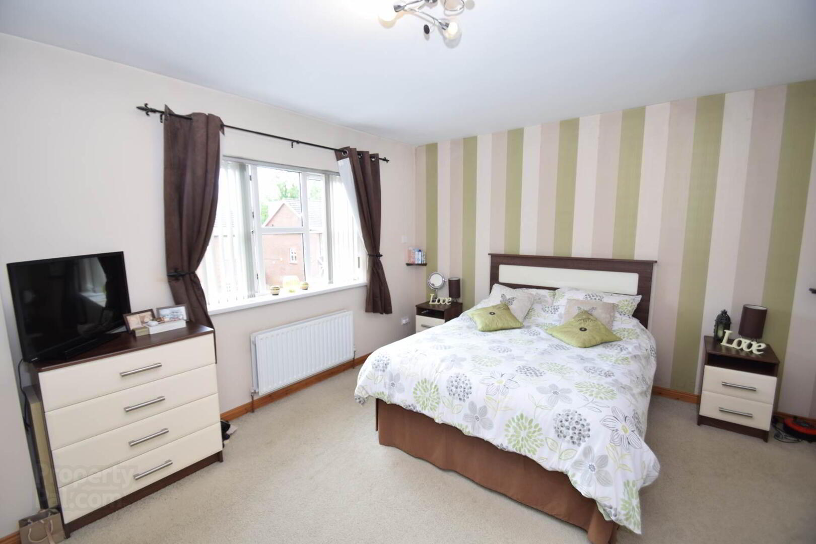 8 St James Meadow 19 of 38
