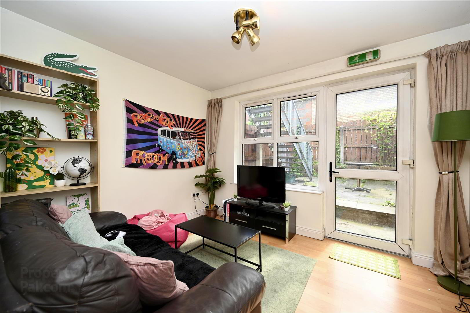 16a Meadowbank Street 4 of 9