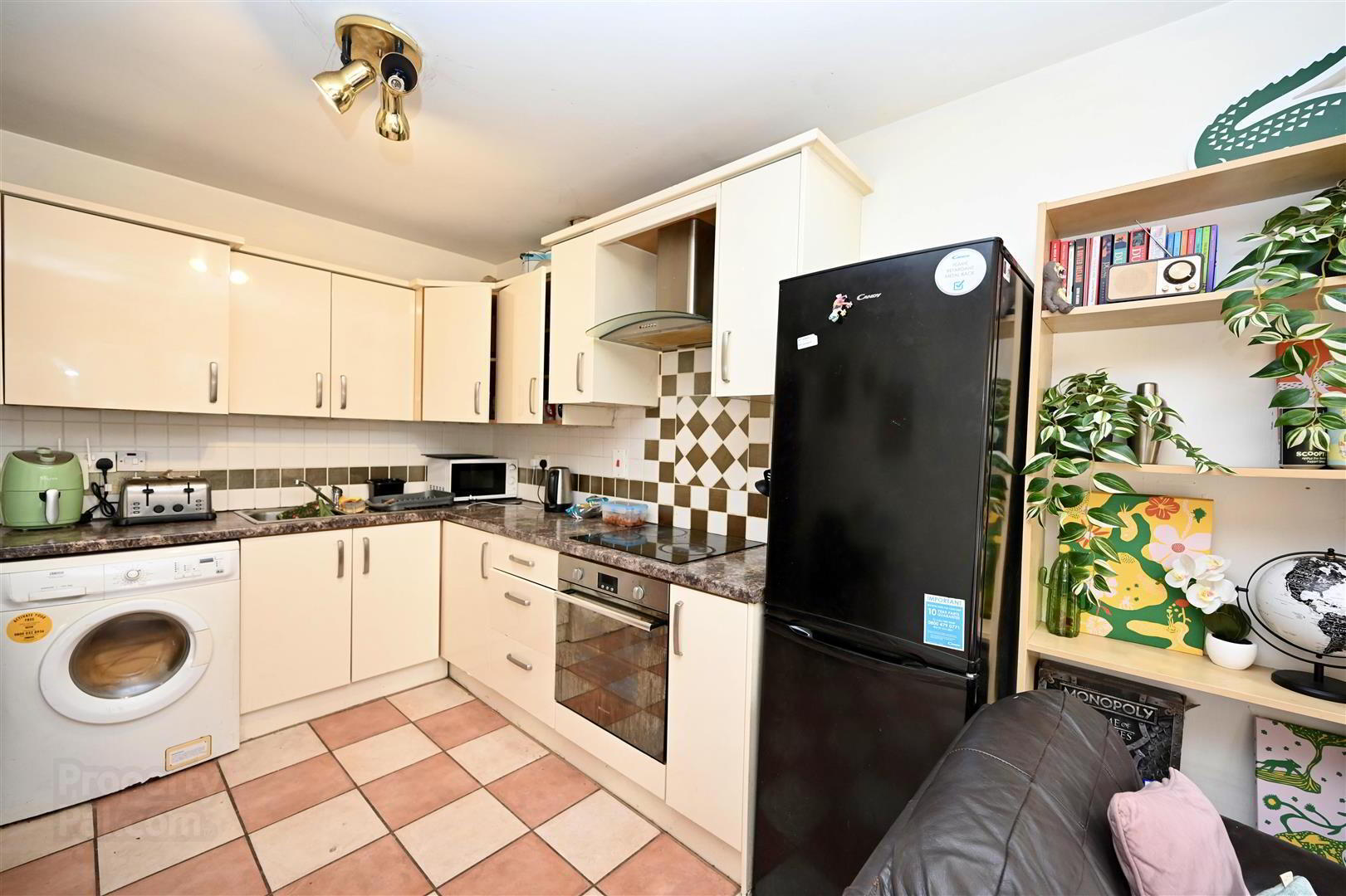 16a Meadowbank Street 2 of 9