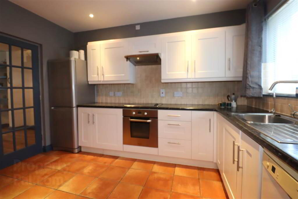 26 Hilden View 2 of 17