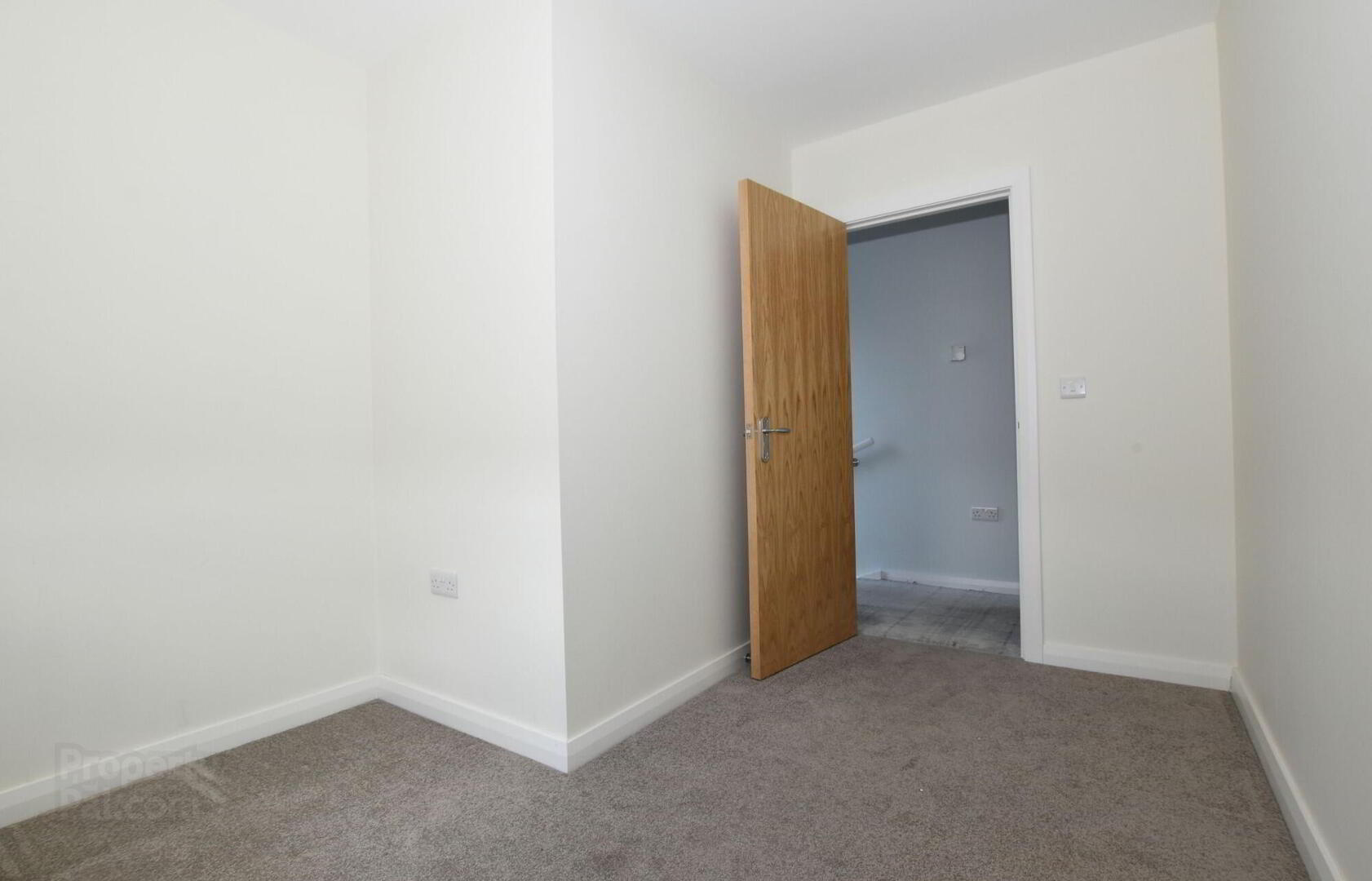 34 Rockfield Park 18 of 22