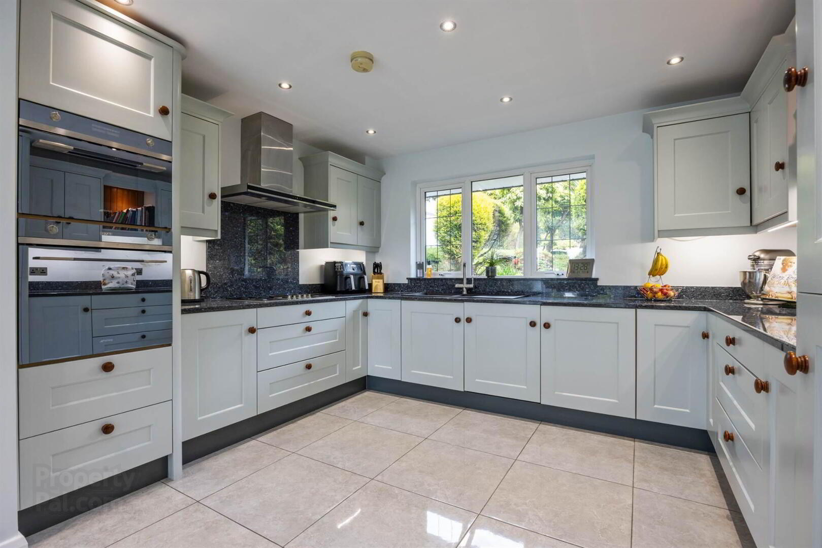 Constantia, 20 Mountain Road 12 of 49