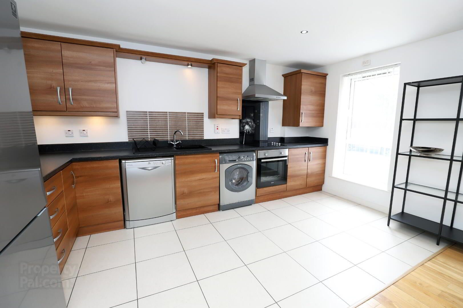 Spacious Modern Apartment, 46 Montgomery Chase 8 of 14