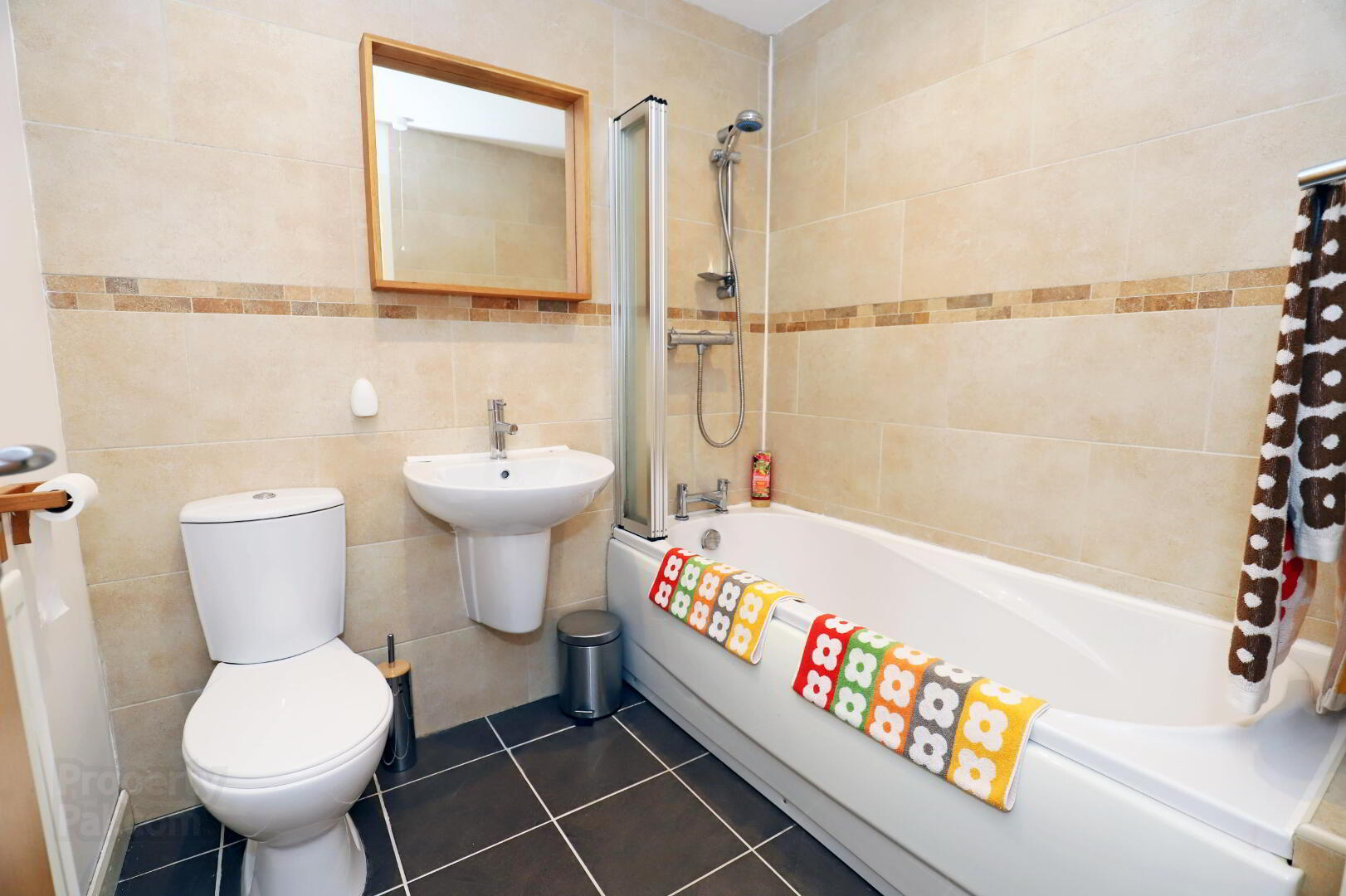 Spacious Modern Apartment, 46 Montgomery Chase 12 of 14