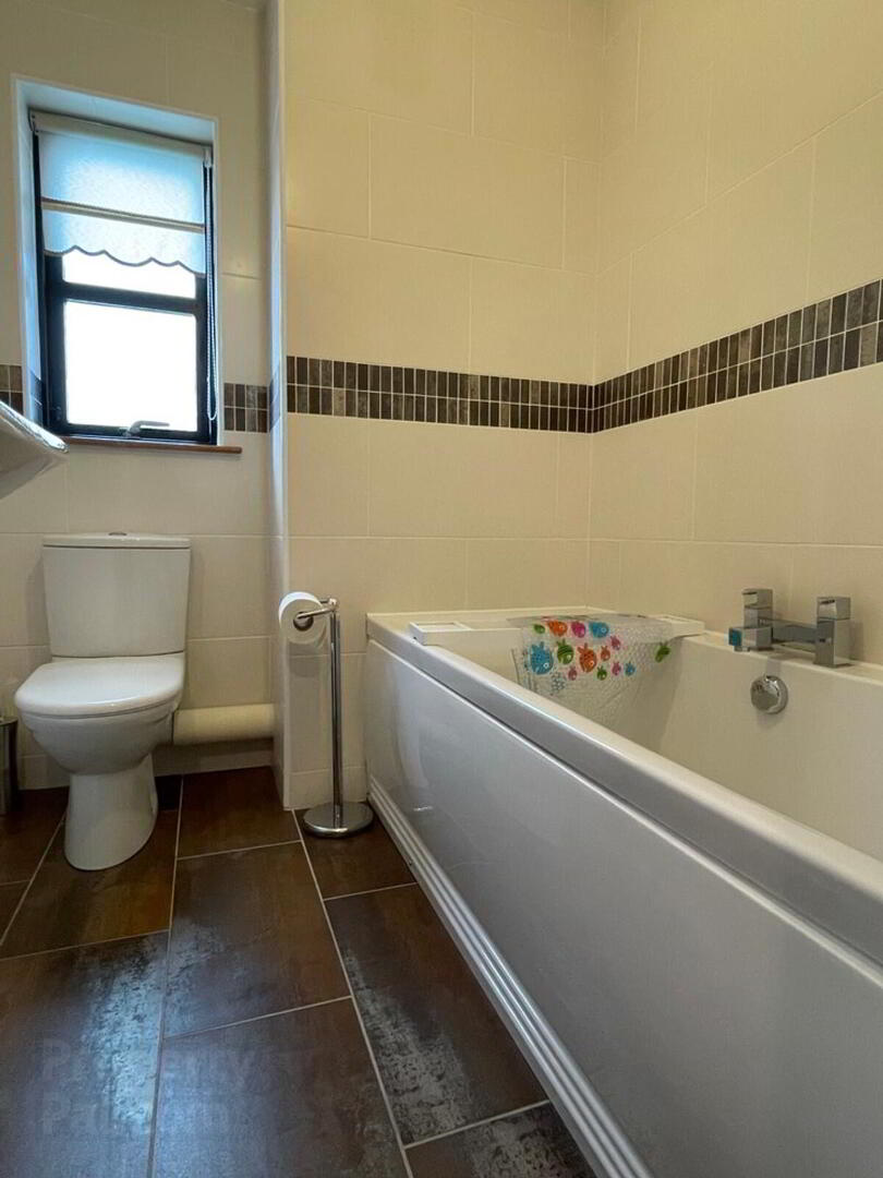 Apt 8 Bayhead House, Bayhead Road 24 of 28