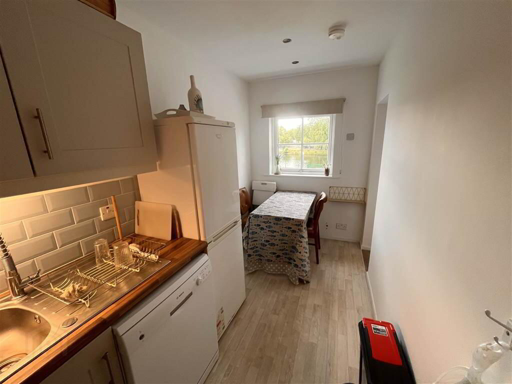 33 Lockview Road 6 of 13