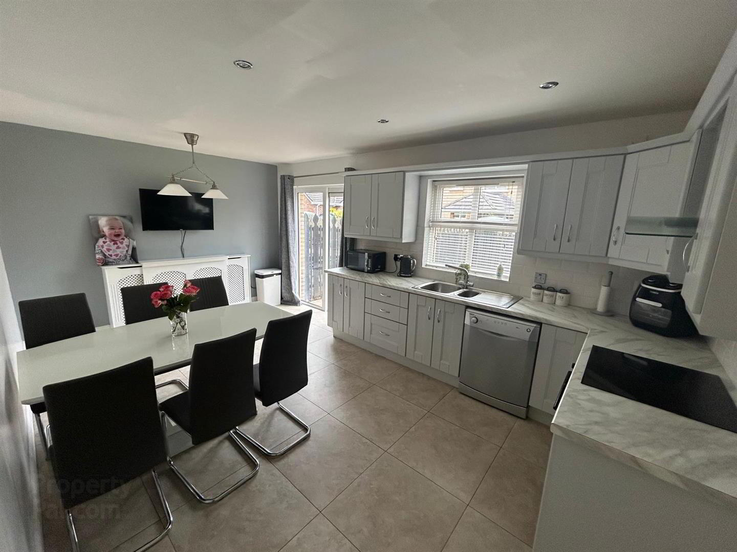 13 Ivy Mead Close 11 of 26