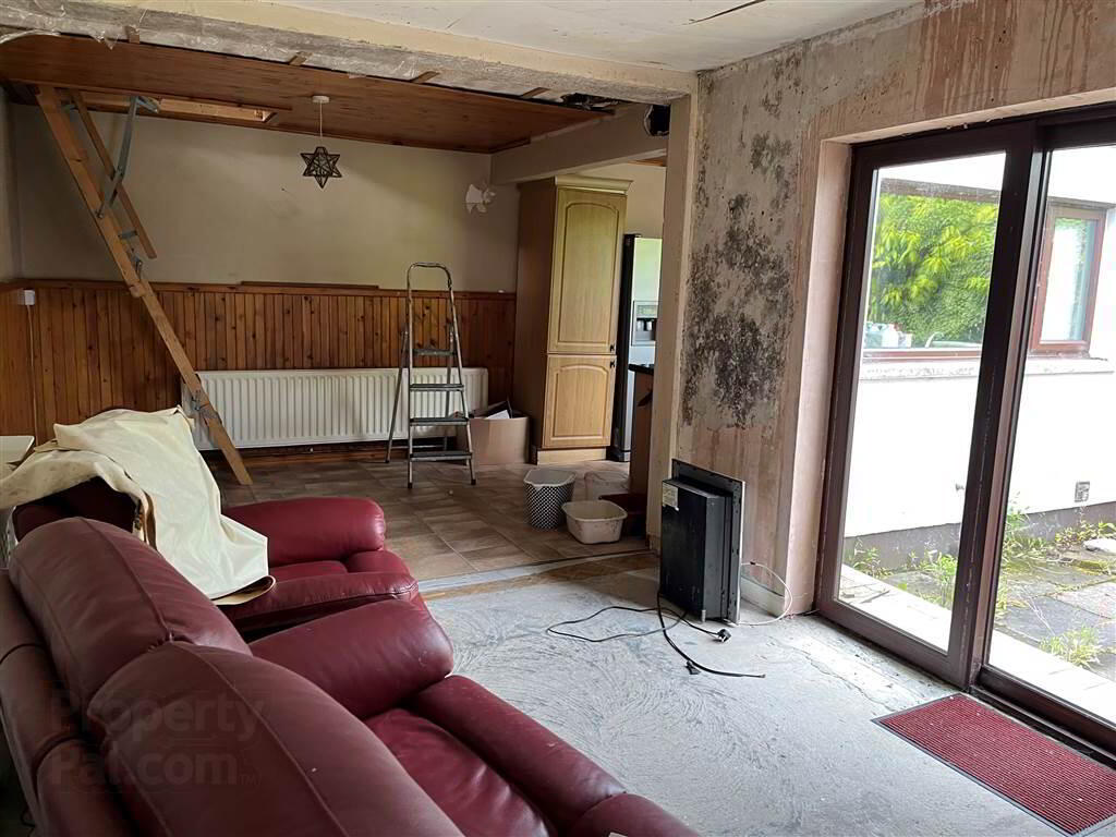 CASH OFFERS ONLY, 19 Glen View 4 of 11