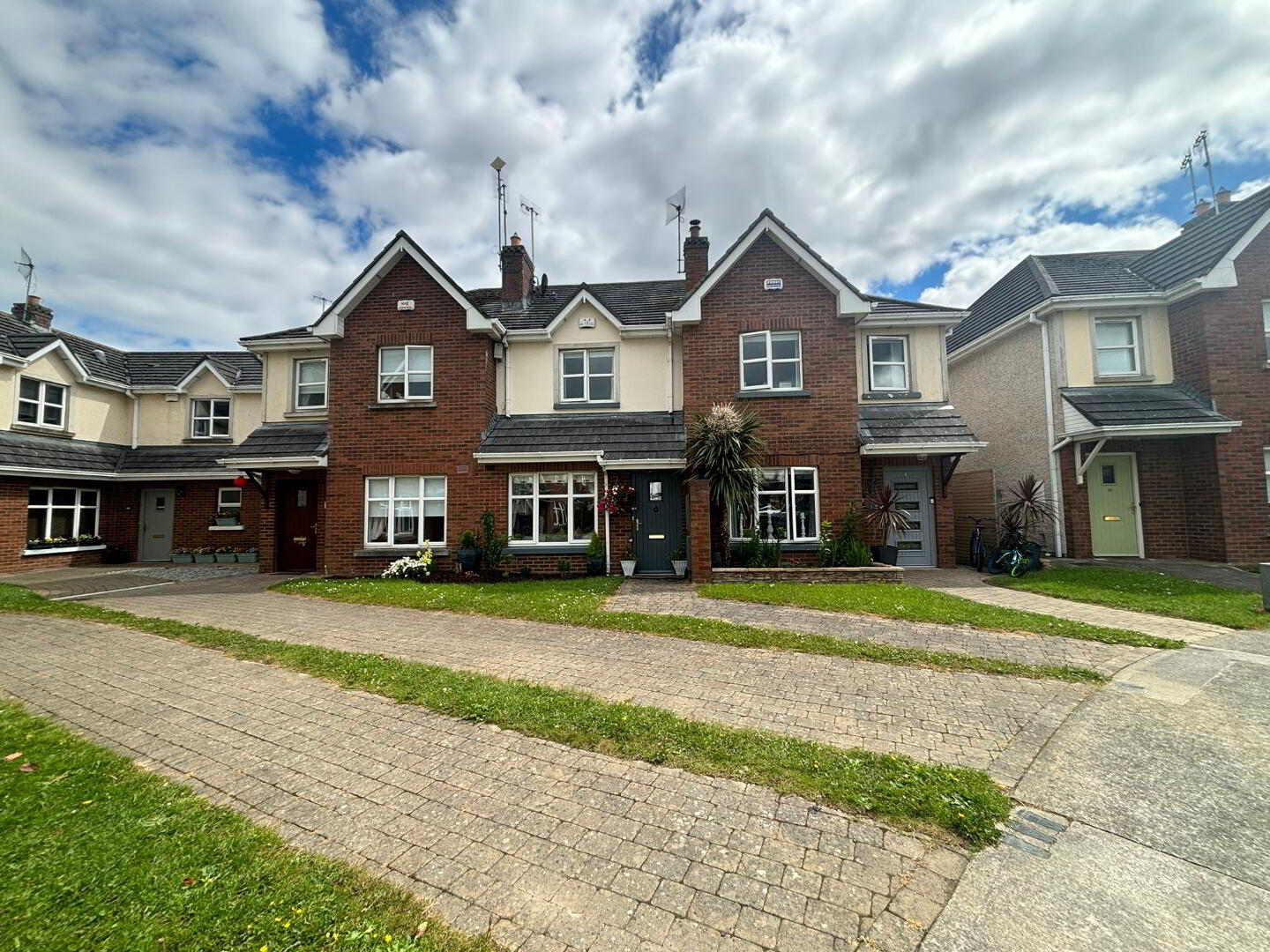 19 The Park, Martello Village 4 of 46