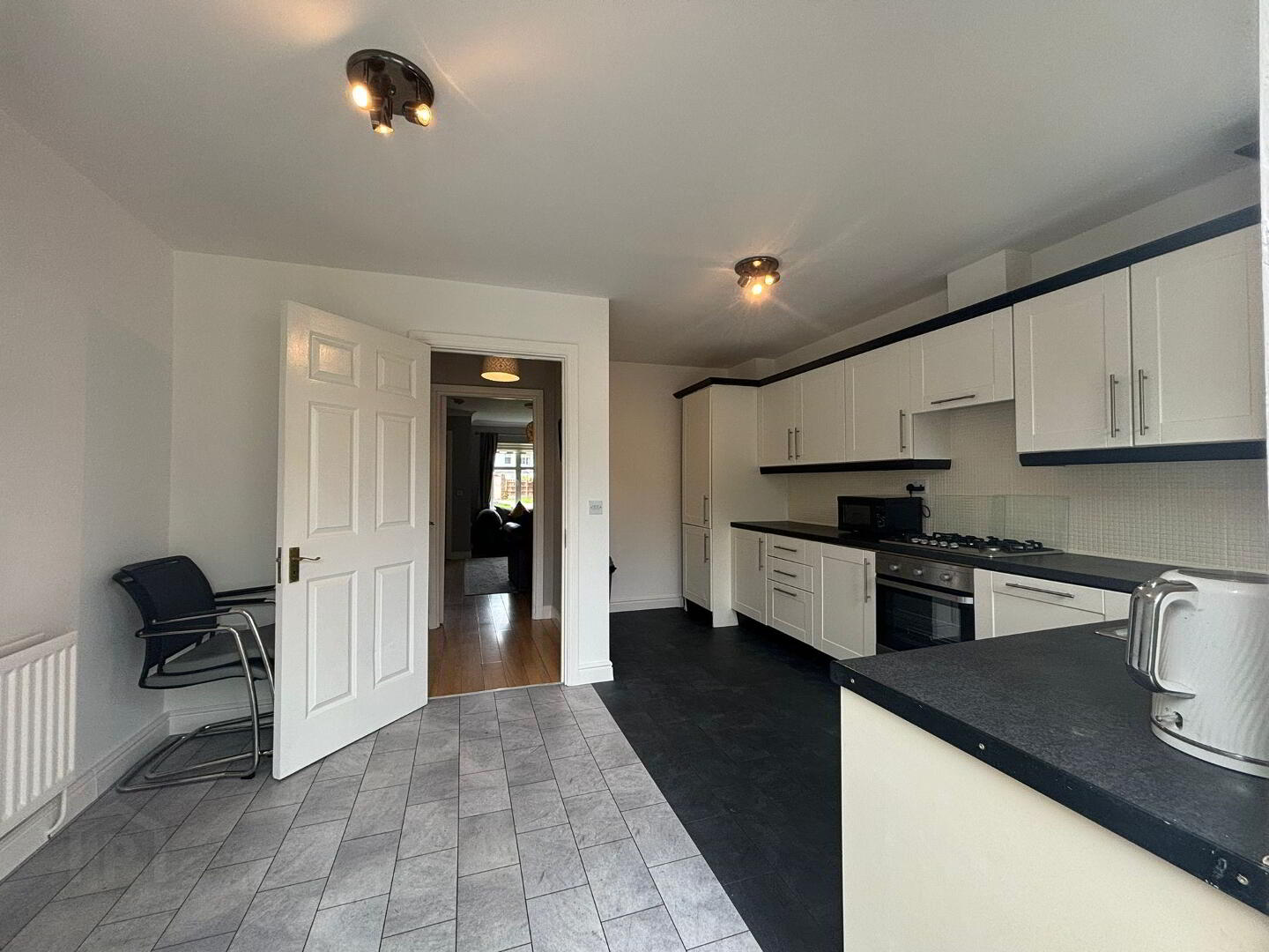 19 The Park, Martello Village 21 of 46