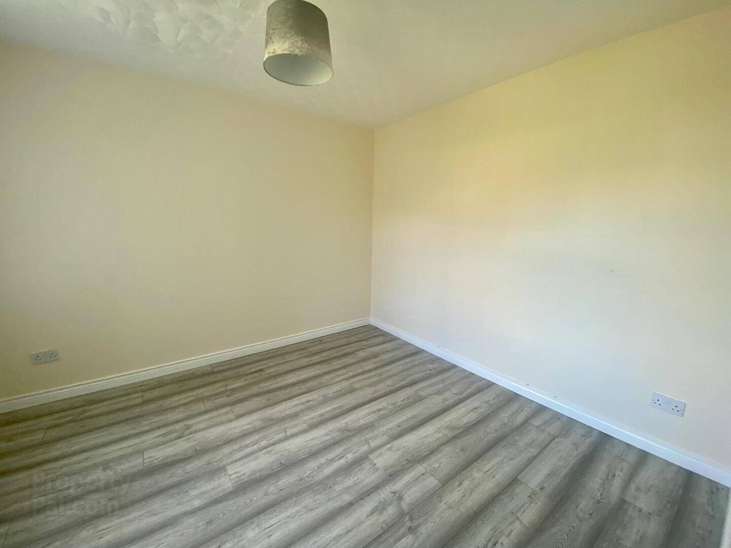 22 Whitehall Avenue 5 of 33