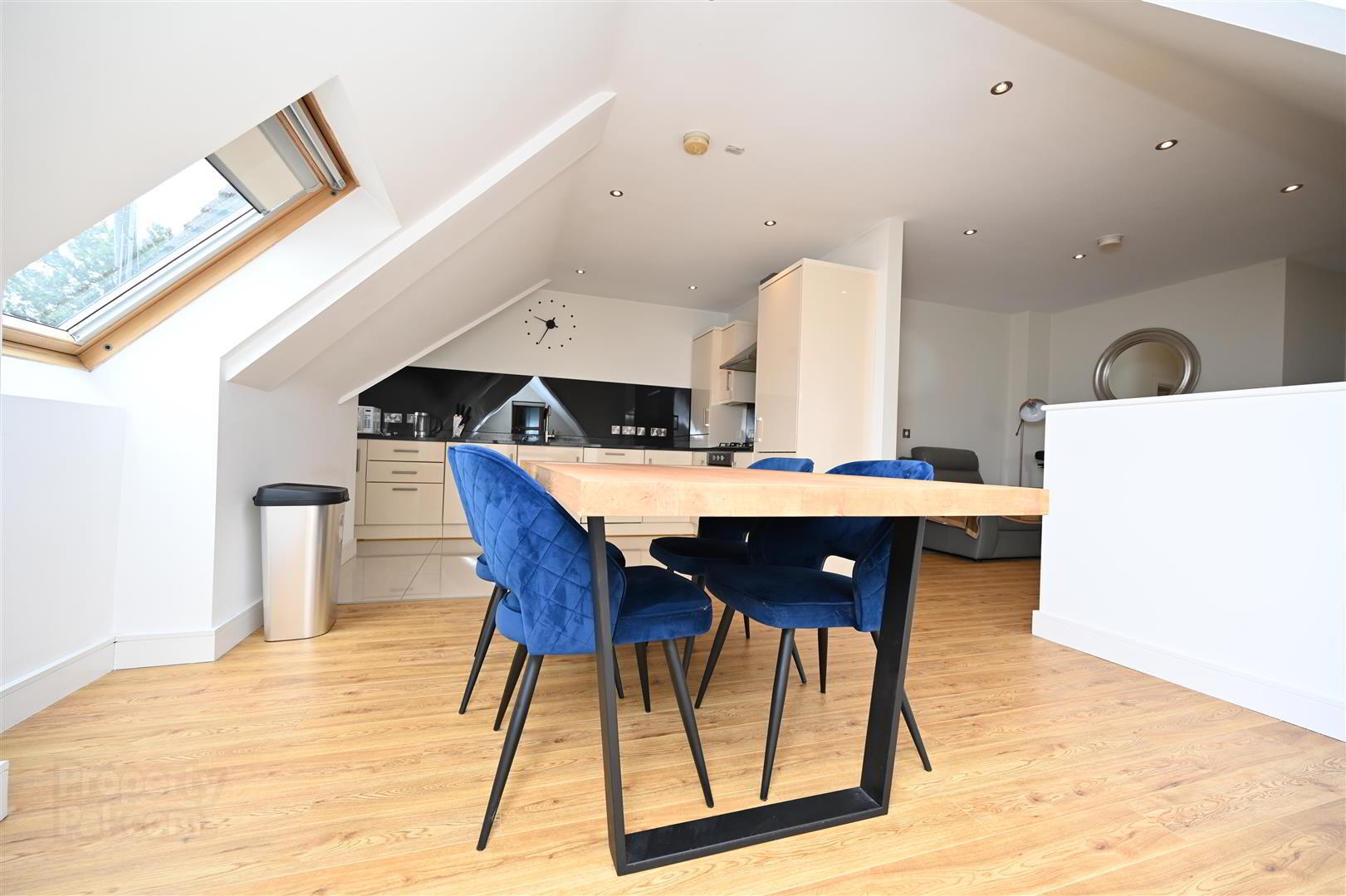 Apt 15, 22 Upper Lisburn Road 5 of 15