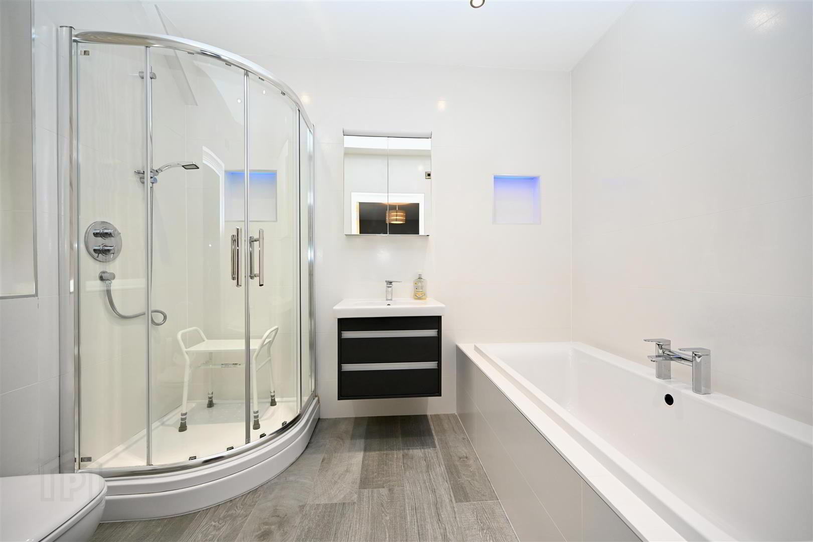 Apt 20, 6 Danesfort Park North 15 of 31