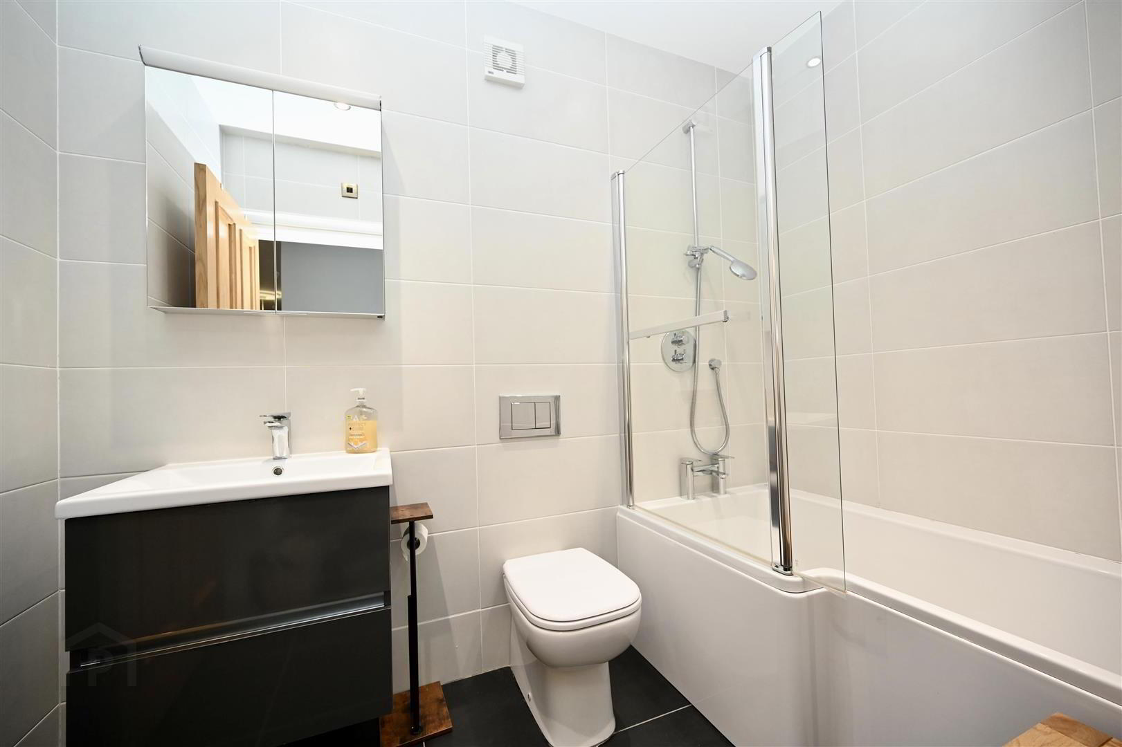 Apt 20, 6 Danesfort Park North 12 of 31