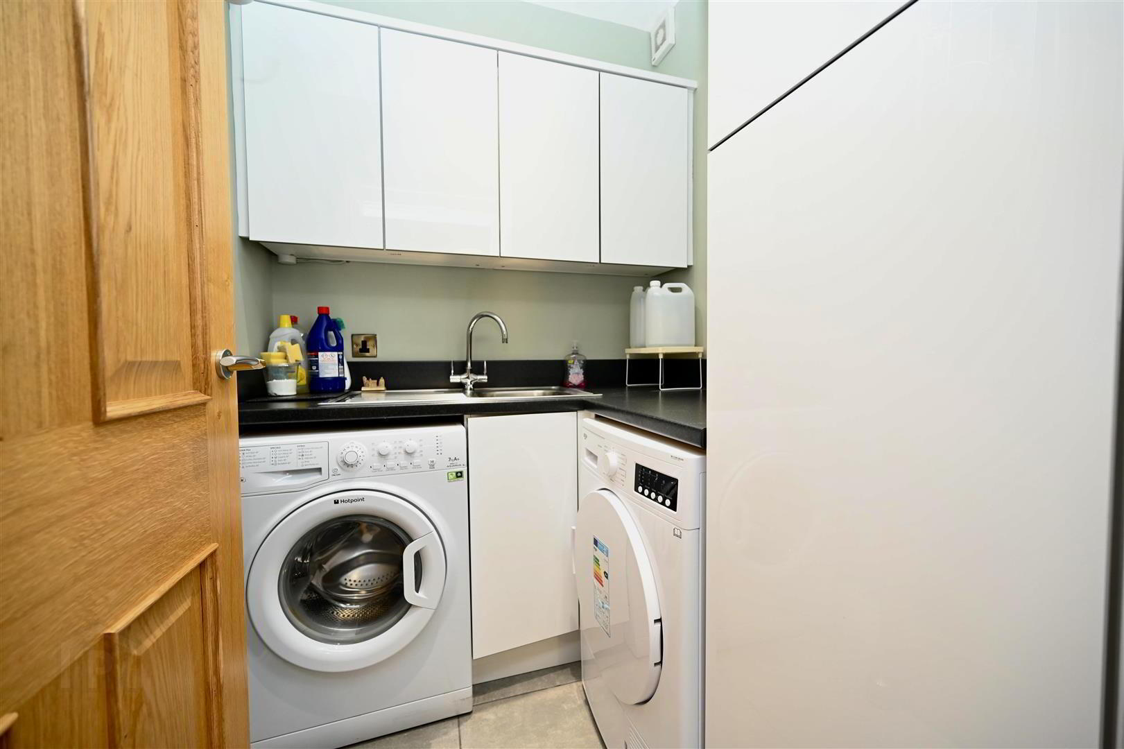 Apt 20, 6 Danesfort Park North 9 of 31