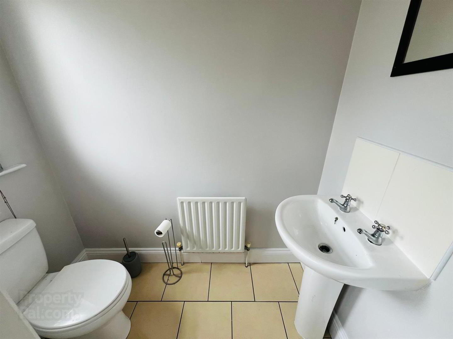 9 Fincairn Cottage Square 7 of 8