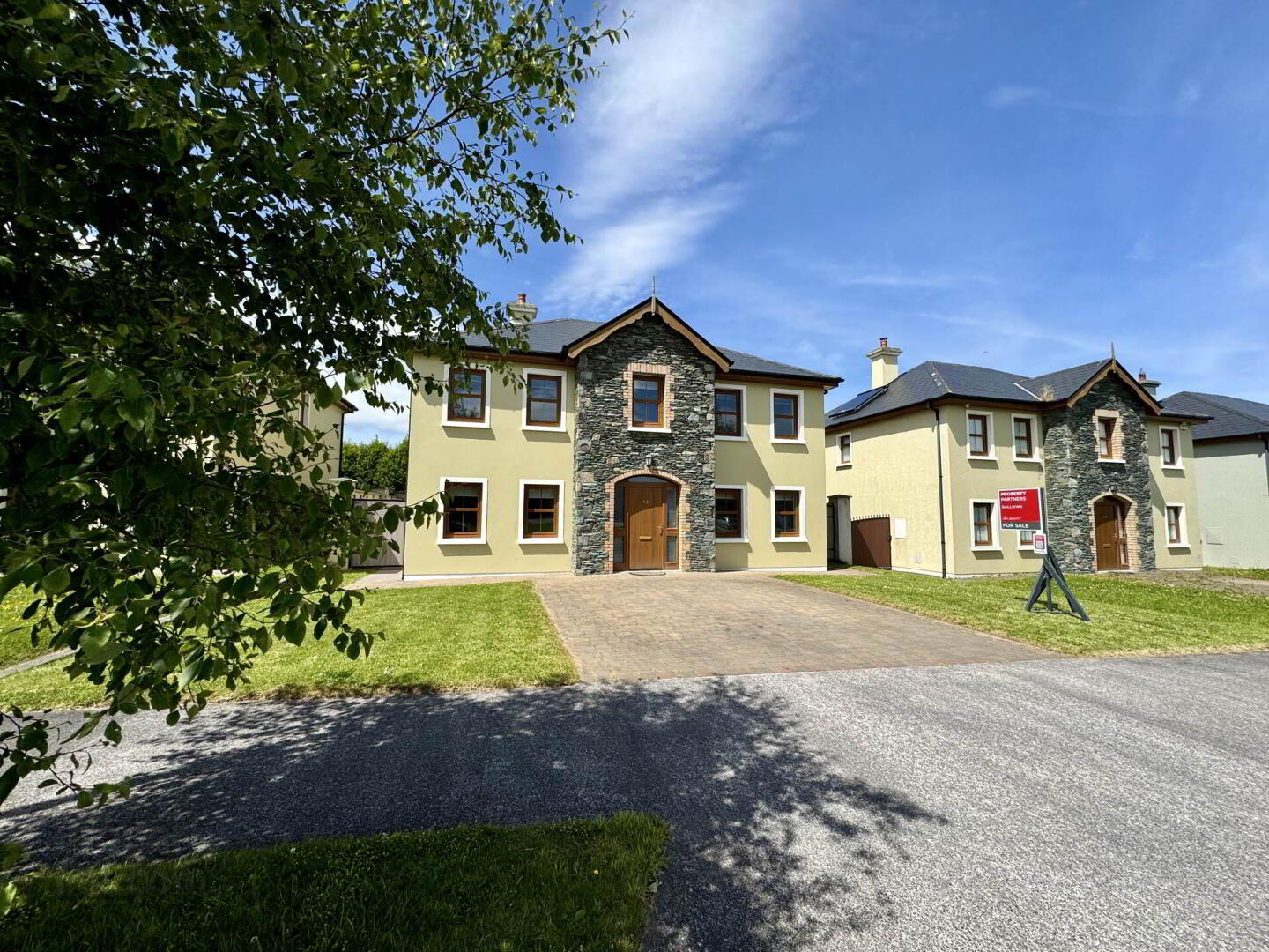 49 Ballyoughtragh Heights