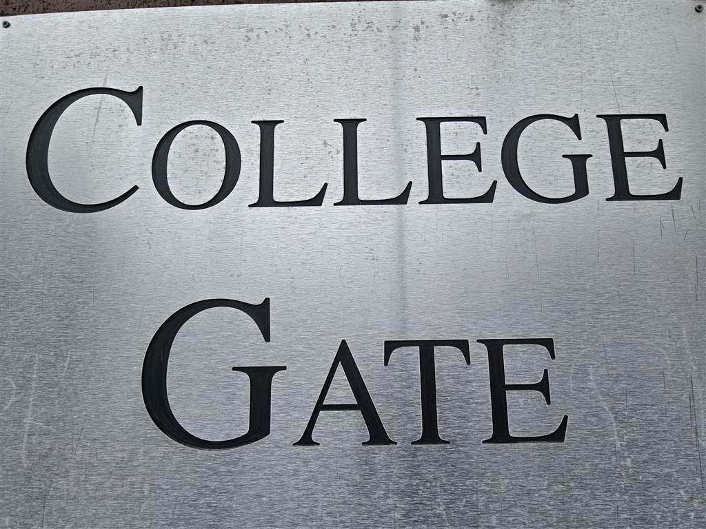 14 College Gate, 29 College Square North