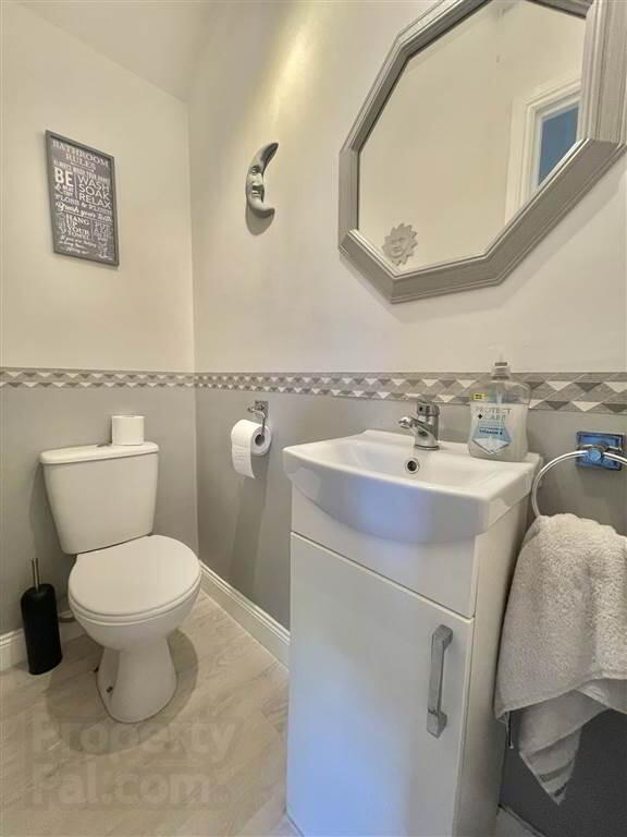 46 Oakhurst Avenue 8 of 24