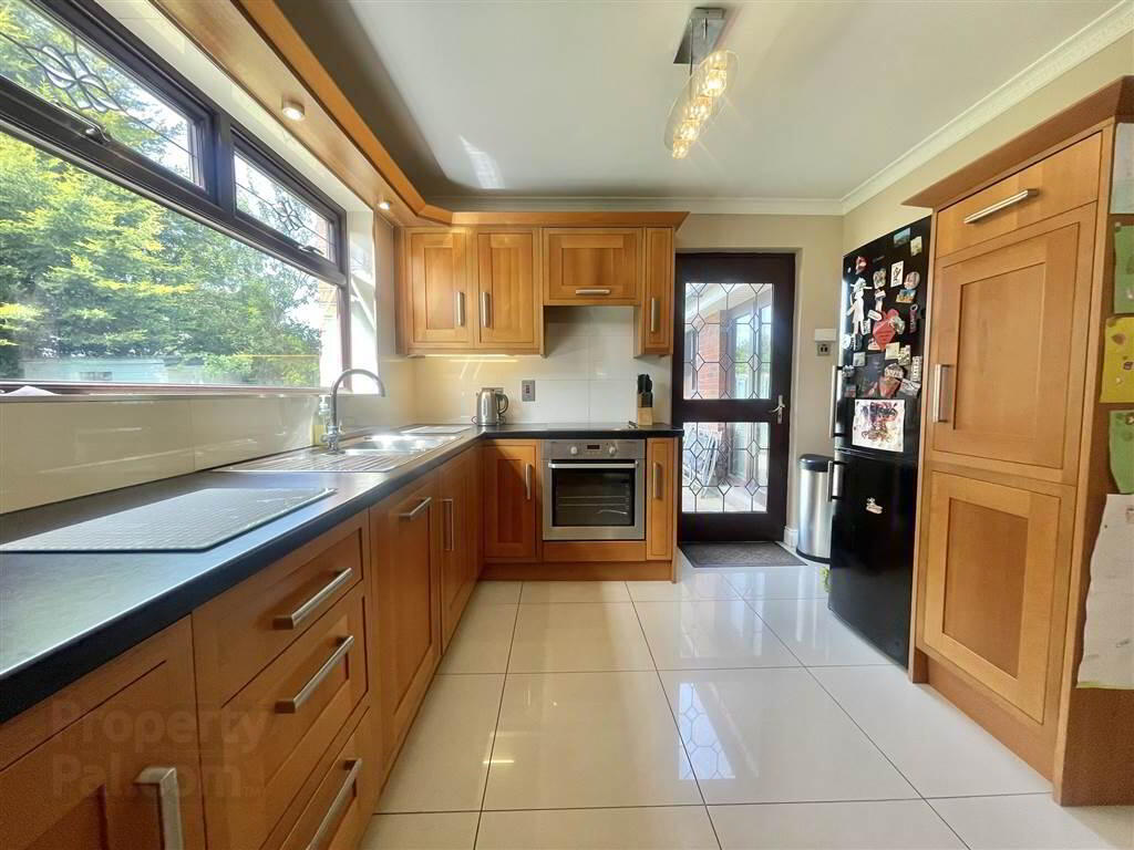 46 Oakhurst Avenue 10 of 24