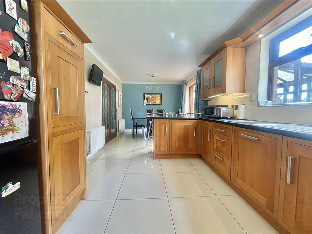 46 Oakhurst Avenue 11 of 24
