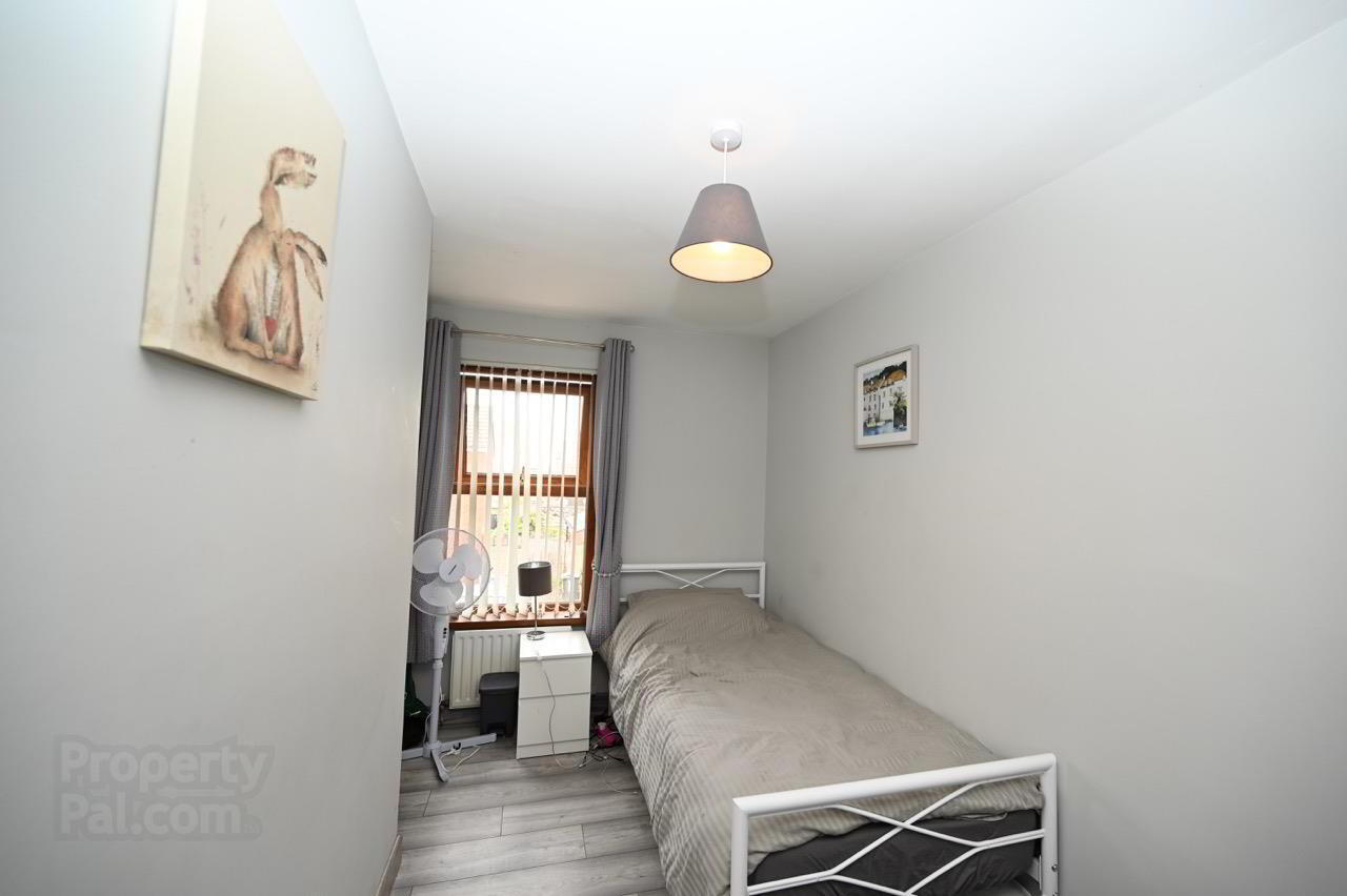 22 Thames Court 6 of 9