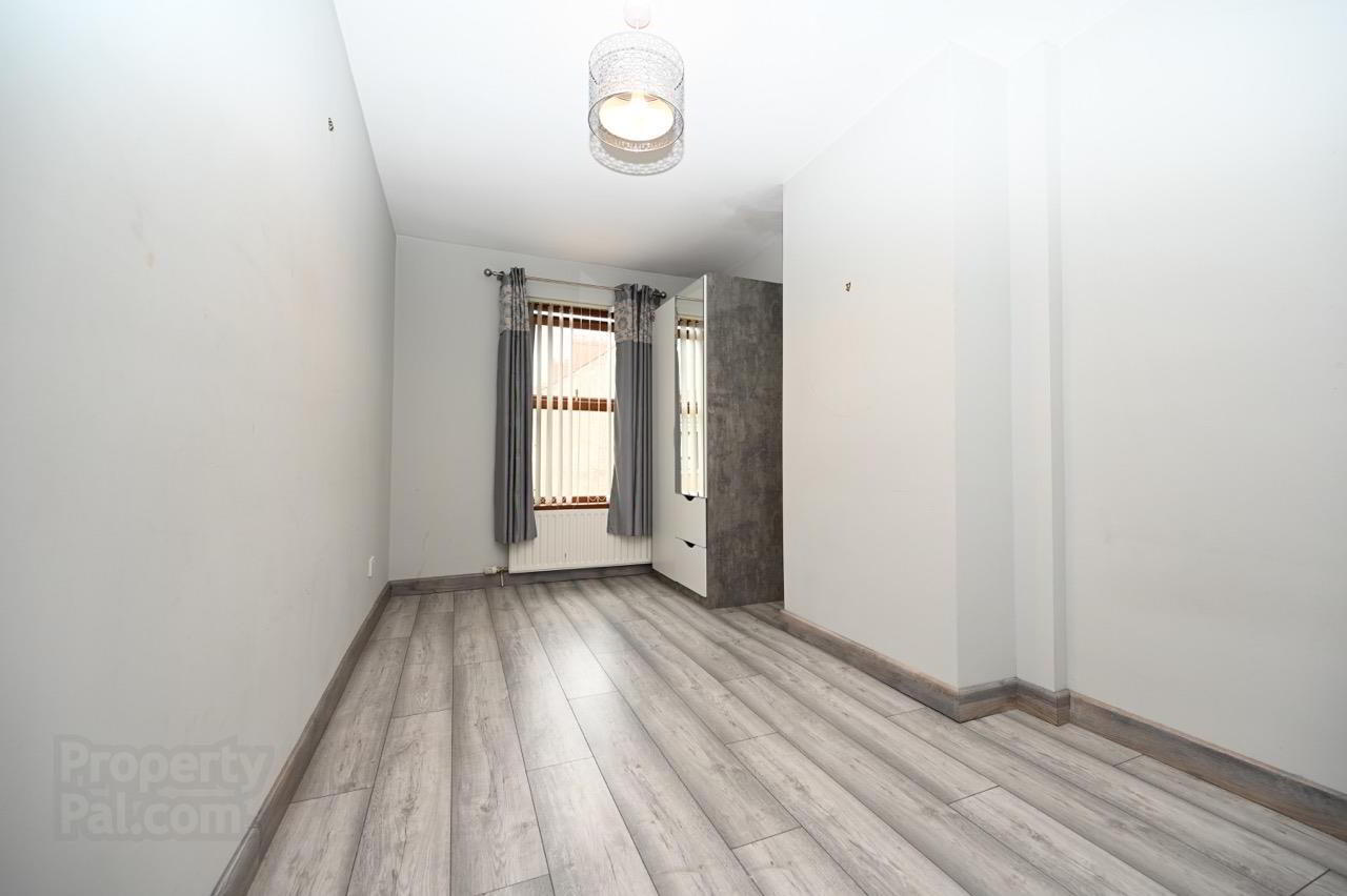 22 Thames Court 7 of 9