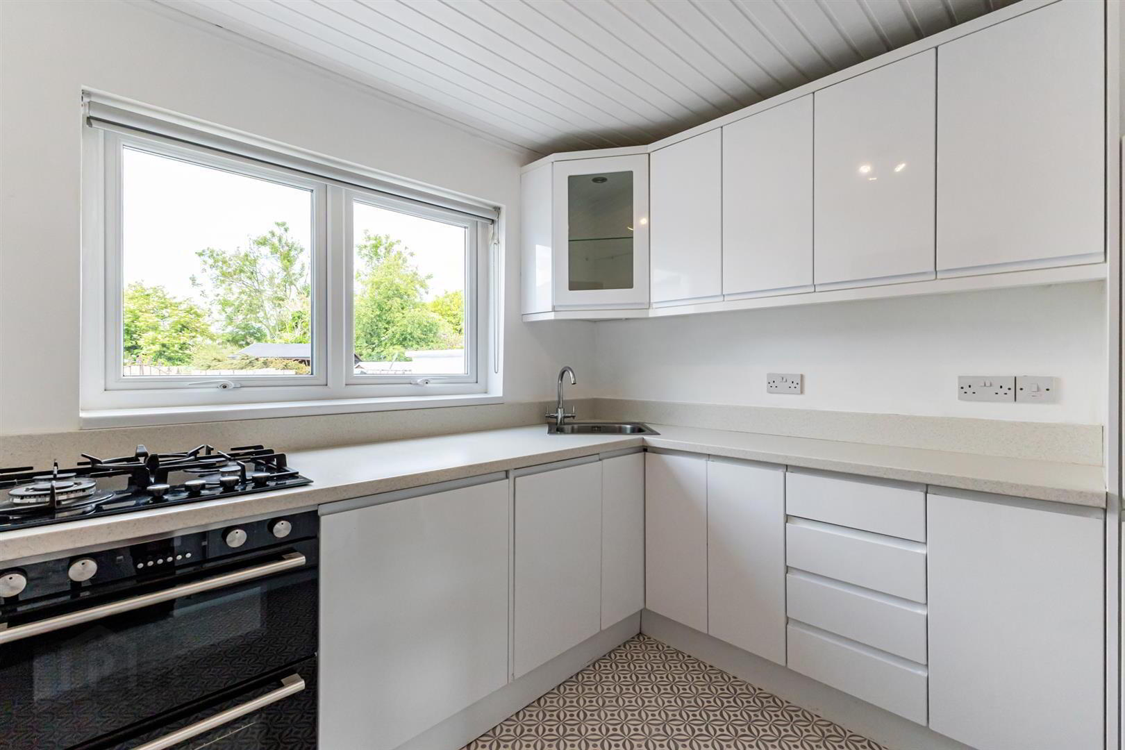 22 Park Crescent 7 of 15